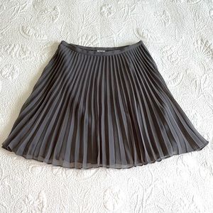 Grey silk chiffon accordion pleated skirt